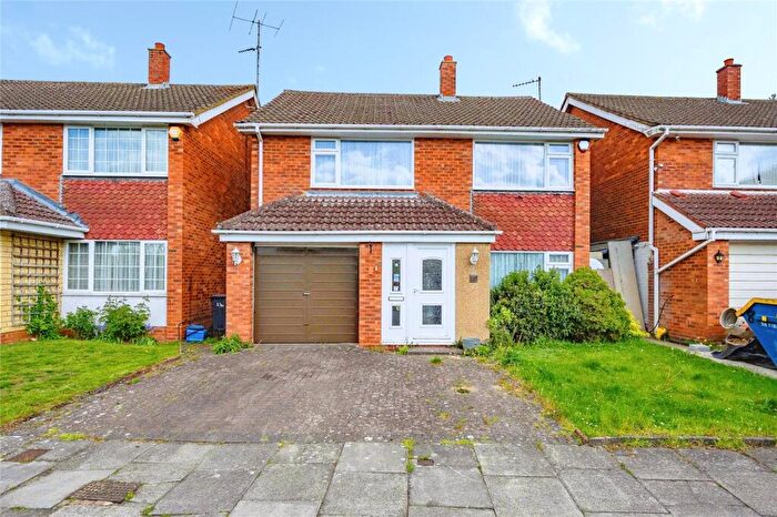 4 Bedroom Detached House For Sale In Toland Close, Luton, Bedfordshire, LU4