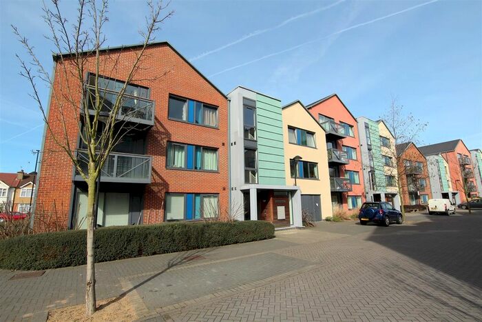 1 Bedroom Flat To Rent In Union Lane, Isleworth TW7