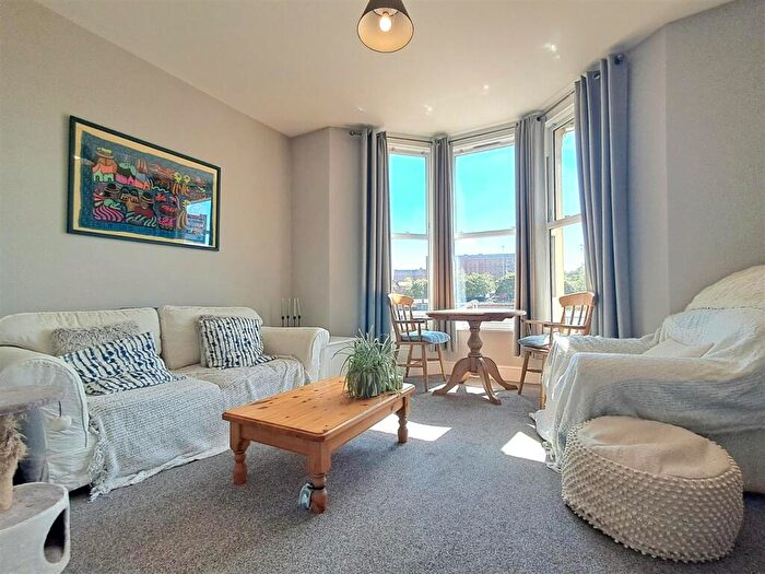 2 Bedroom Flat To Rent In Cumberland Basin Road, Hotwells, Bristol, BS8