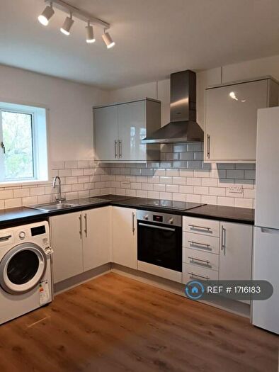 3 Bedroom Flat To Rent In Southcote Rise, Ruislip, HA4
