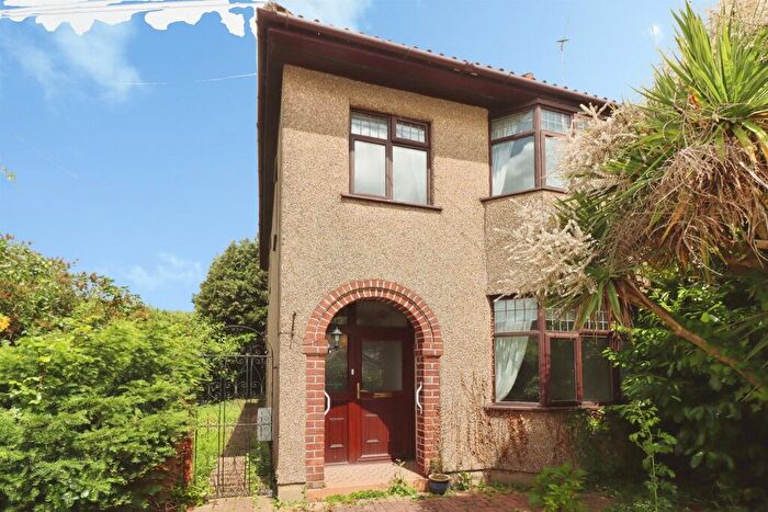 3 Bedroom End Of Terrace House For Sale In Hillside Road, Bristol, BS5
