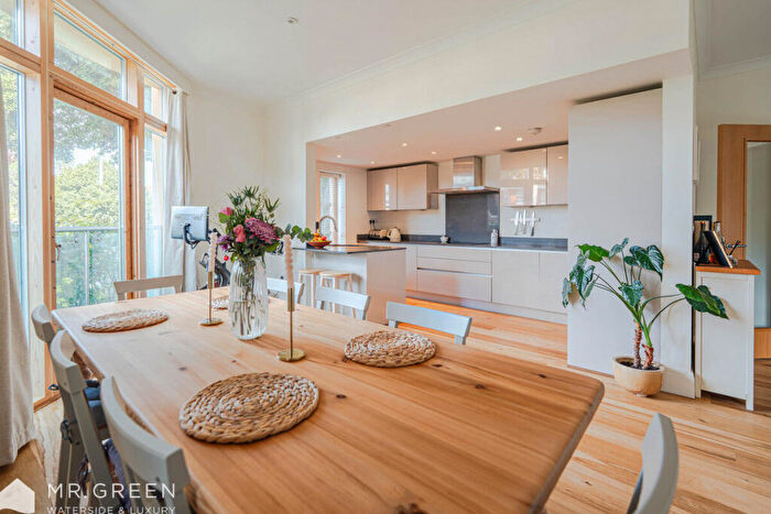 2 Bedroom Apartment For Sale In Shelley Park, Bournemouth, BH5