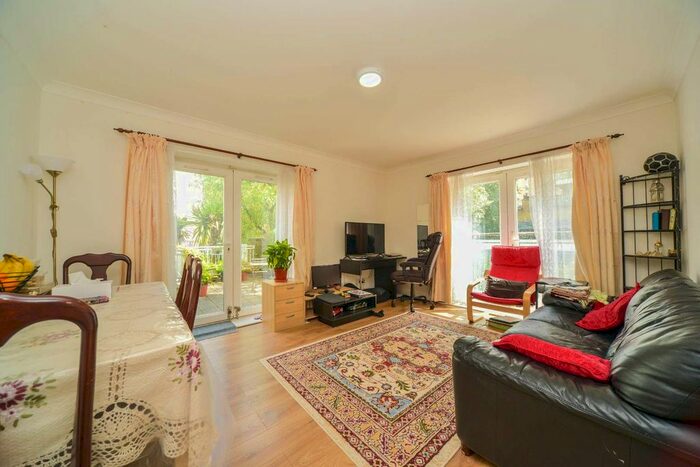 2 Bedroom Flat To Rent In Woodland Crescent, Canada Water, London, SE16