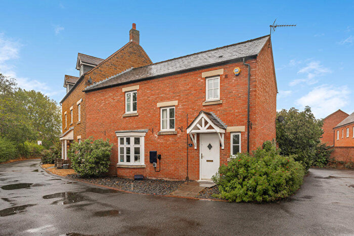 3 Bedroom Semi-Detached House For Sale In Ribston Close, Banbury, OX16