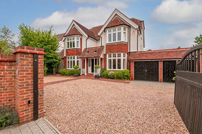 5 Bedroom Detached House To Rent In Epsom Road, Leatherhead, KT22