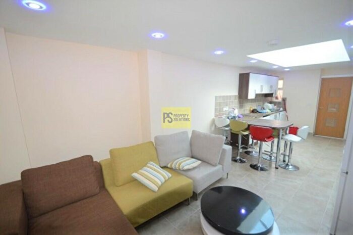 8 Bedroom Terraced House To Rent In Tiverton Road, Selly Oak, Birmingham, B29