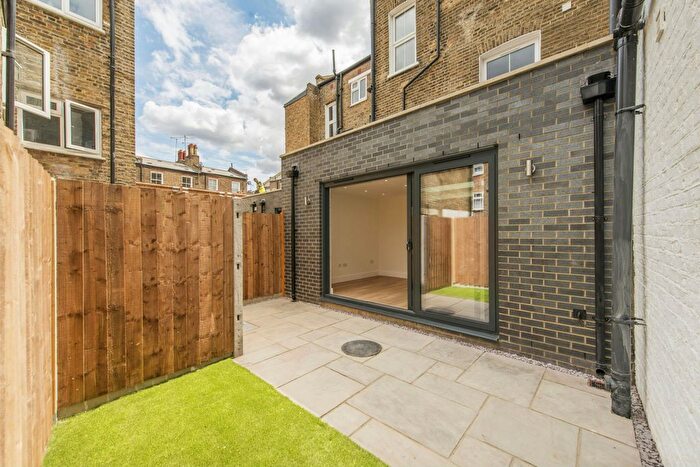 3 Bedroom Maisonette To Rent In Woodlands Park Road, London, SE10