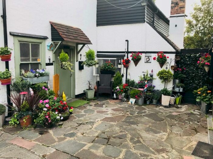 Flat To Rent In Station Road, BR5