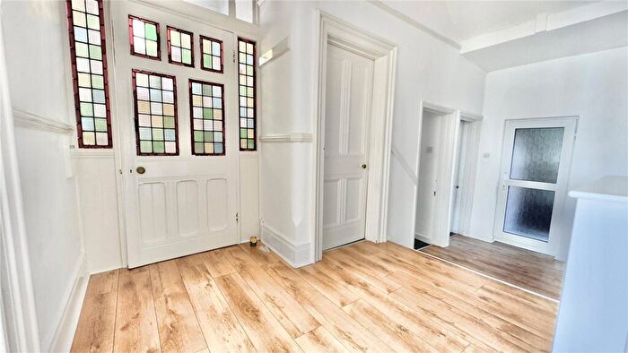 2 Bedroom Apartment For Sale In Westbourne Grove, West Kirby, Wirral, Merseyside, CH48