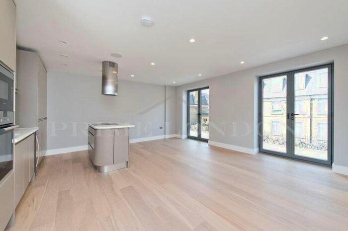 2 Bedroom Flat To Rent In Madison Apartments, Fulham, London, SW6