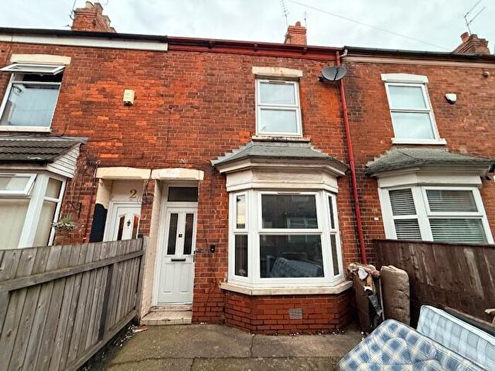 2 Bedroom Terraced House For Sale In Myrtle Avenue, Williamson Street, Hull, HU9