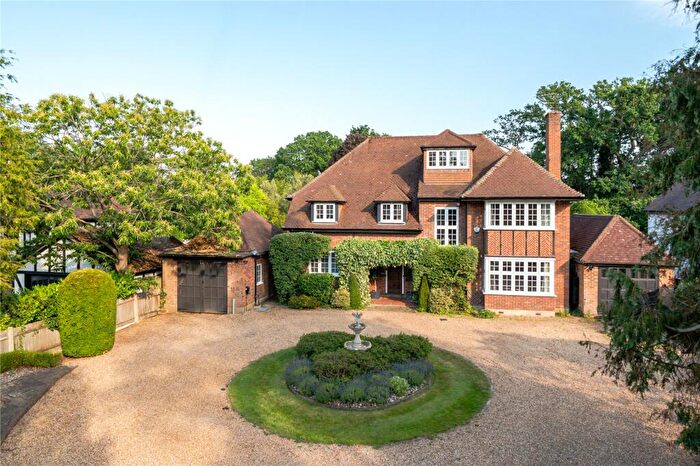 6 Bedroom Detached House For Sale In Ashley Rise, Walton-On-Thames, KT12