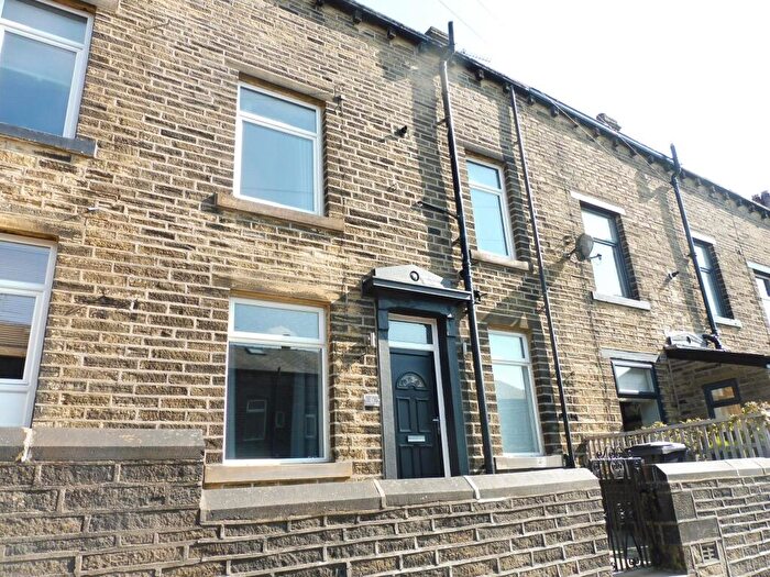 2 Bedroom House To Rent In Langton Street, HX6