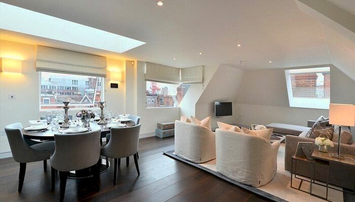 2 Bedroom Flat To Rent In Duke Street, London, W1K