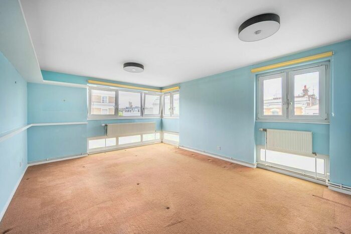 2 Bedroom Flat To Rent In Westbourne Park Road, Notting Hill, London, W11