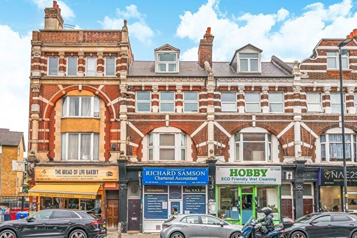 2 Bedroom Flat To Rent In Coldharbour Lane, London, SE5