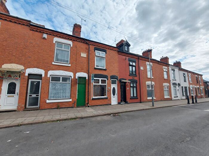 2 Bedroom Terraced House For Sale In Grove Road, Leicester, LE5