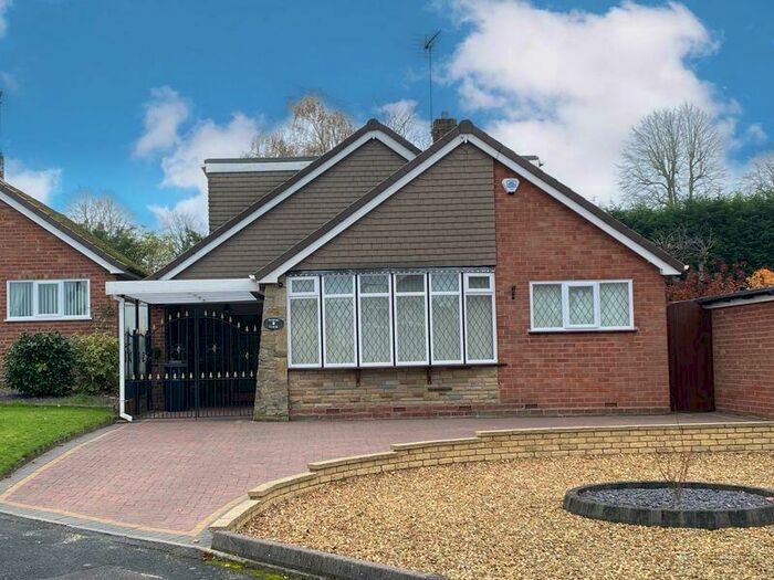 4 Bedroom Detached Bungalow To Rent In Regent Close, Kingswinford, DY6