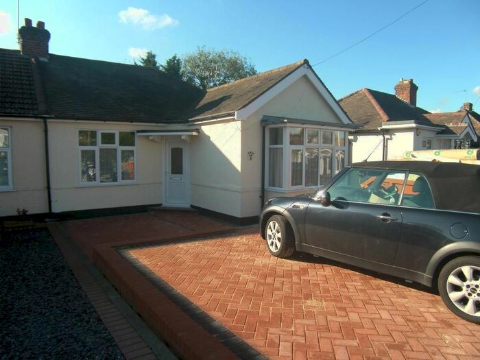 3 Bedroom Detached House To Rent In Fontayne Avenue, Romford, Essex RM1