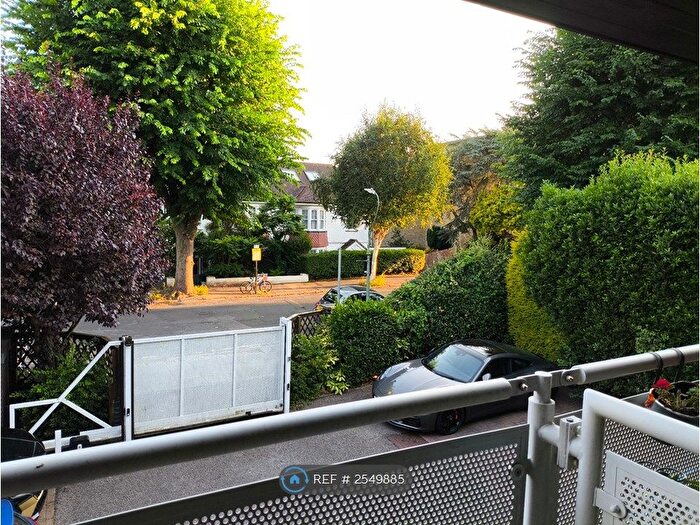 2 Bedroom Flat To Rent In Wilbury Avenue, Hove, BN3