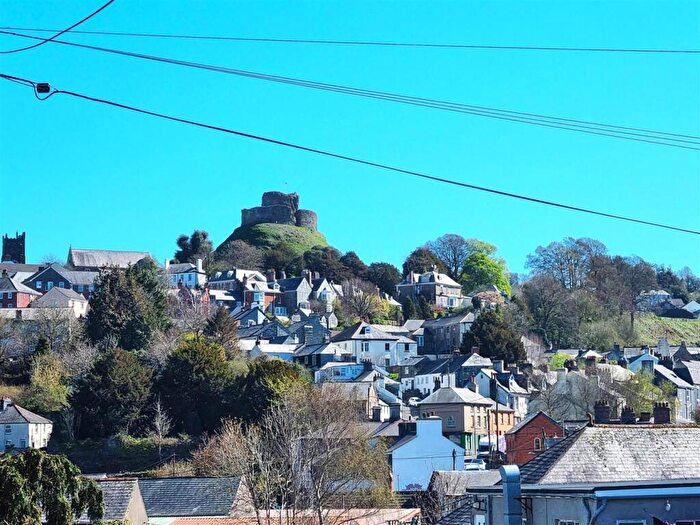 1 Bedroom Flat For Sale In Newport Square, Launceston, PL15