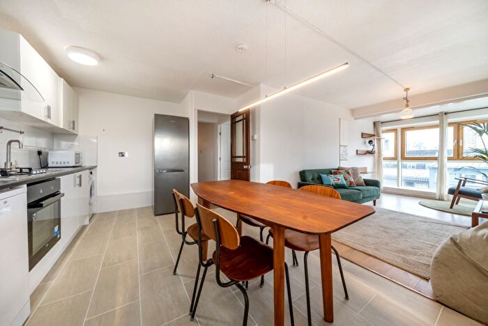 3 Bedroom Flat To Rent In Culvert Road, London, SW11
