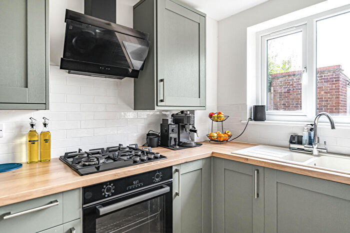 3 Bedroom Terraced House For Sale In Apthorpe Way, Cambridge, CB4