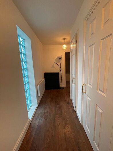 2 Bedroom Flat To Rent In Mellish Street, Canary Wharf, South Quay, London, E14