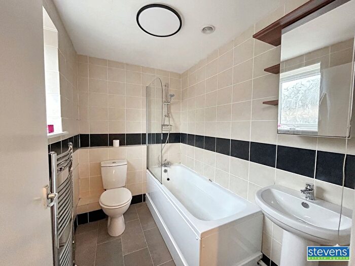 2 Bedroom End Of Terrace House To Rent In North Street, Okehampton, EX20