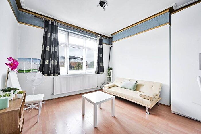 2 Bedroom Flat To Rent In Talgarth Road, Barons Court, London, W14