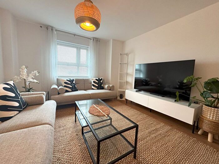 2 Bedroom Flat To Rent In Excelsior, Princess Way, Swansea, SA1