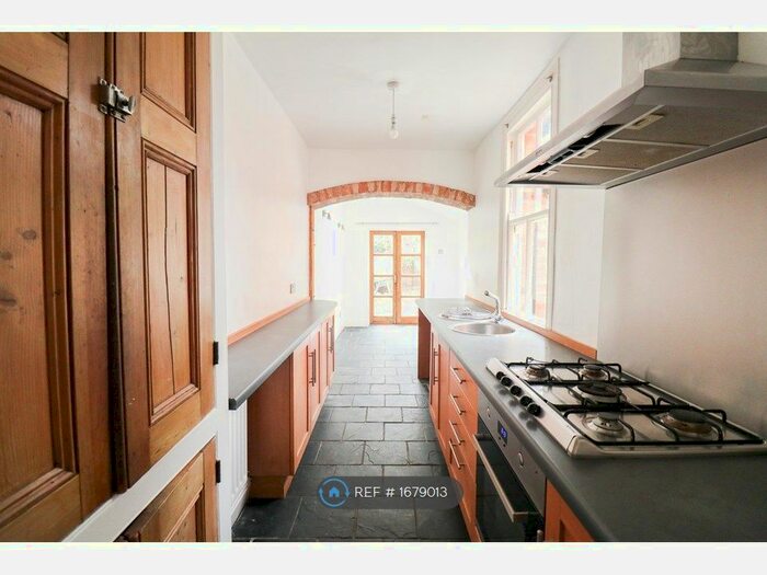 3 Bedroom Terraced House To Rent In Hartopp Road, Leicester, LE2