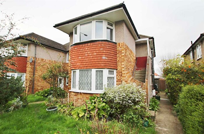 2 Bedroom Maisonette To Rent In London Road, Morden, SM4