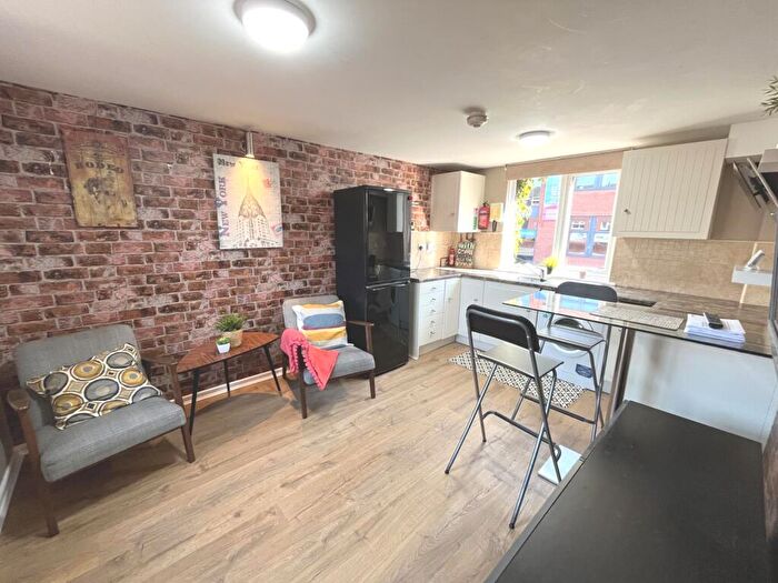 2 Bedroom Flat To Rent In Arthur Street, Bishopsgate Green, Coventry, CV1