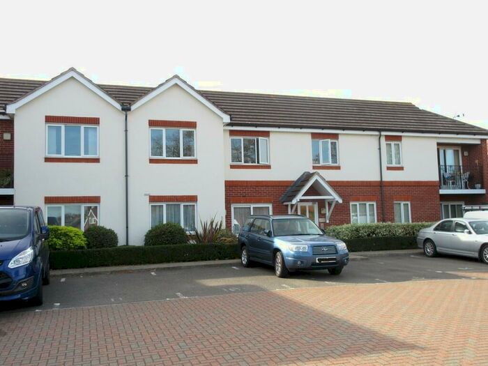 2 Bedroom Flat To Rent In Ashingdon Road, Rochford, SS4