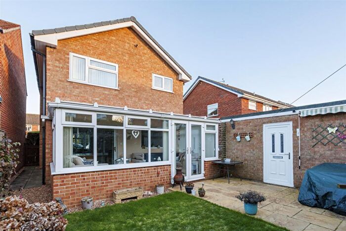 3 Bedroom Detached House For Sale In Ripon Way, Carlton Miniott, Thirsk, YO7