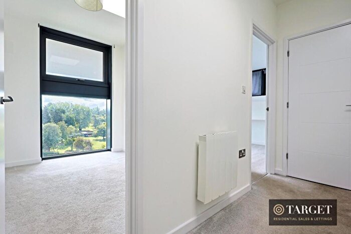 2 Bedroom Duplex For Sale In Edinburgh Gate, Harlow, CM20