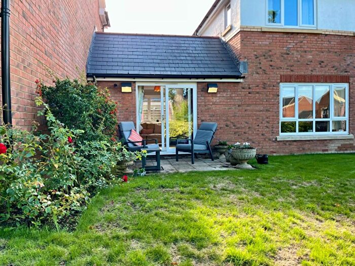 3 Bedroom Retirement Property For Sale In Turnstone Road, Millbrook Village, Exeter, Devon, EX2