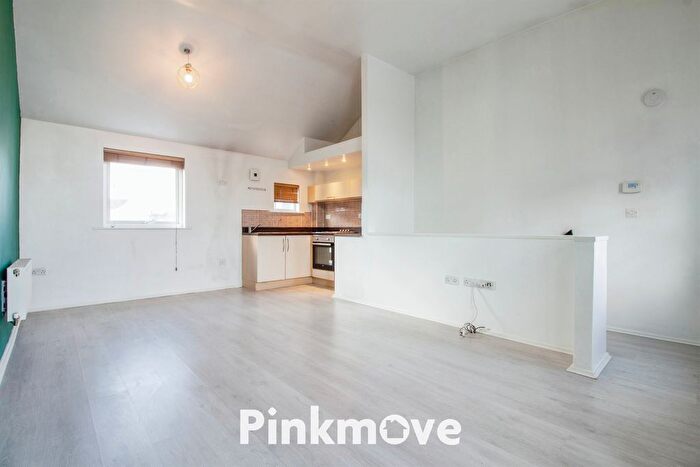 2 Bedroom Maisonette For Sale In Ariel Reach, Newport, NP20