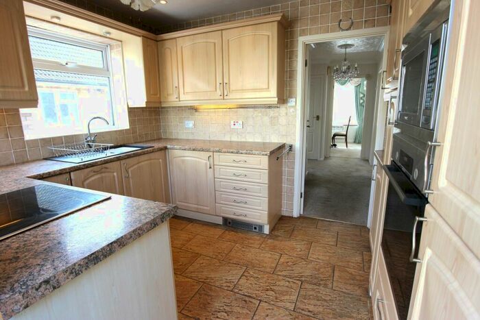 2 Bedroom Semi-Detached Bungalow For Sale In Western Road, Nazeing, EN9