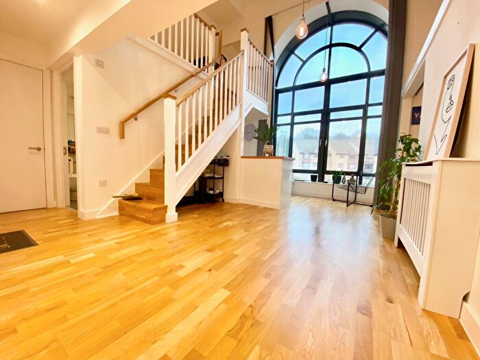 2 Bedroom Apartment To Rent In Whyteleafe Hill, CR3