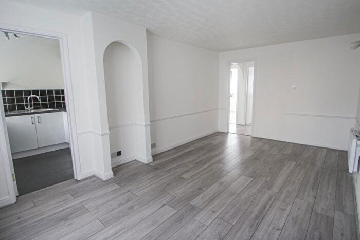 2 Bedroom Flat To Rent In Pedley Road Chadwell Heath Borders, RM8