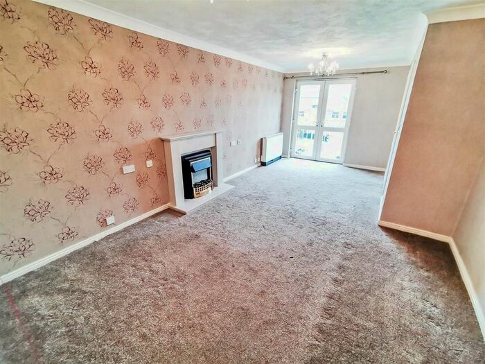 2 Bedroom Flat For Sale In Clarence Court, Bare, Morecambe LA4