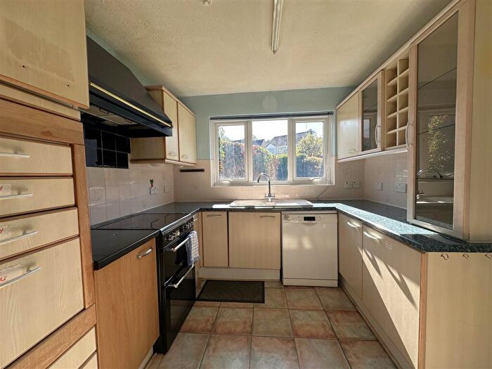 3 Bedroom Link Detached House For Sale In Awdry Close, Chippenham, SN14