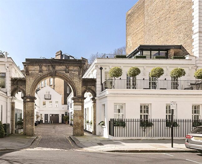 3 Bedroom Mews For Sale In Laverton Place, London, SW5
