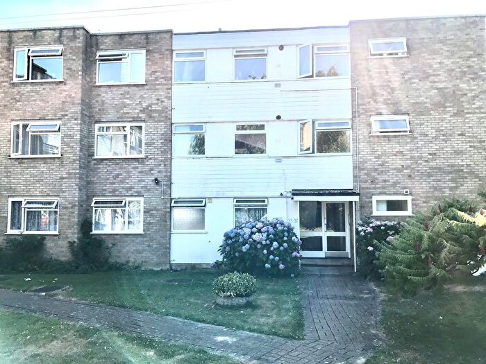 1 Bedroom Flat To Rent In Lonsdale Close, Hatch End, HA5
