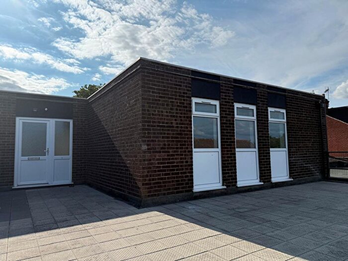 3 Bedroom Flat To Rent In The Avenue, Colchester, CO7