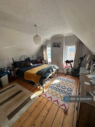 2 Bedroom Flat To Rent In Adelaide Square, Bedford, MK40