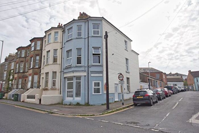 2 Bedroom Maisonette To Rent In Dover Road, Folkestone, CT20