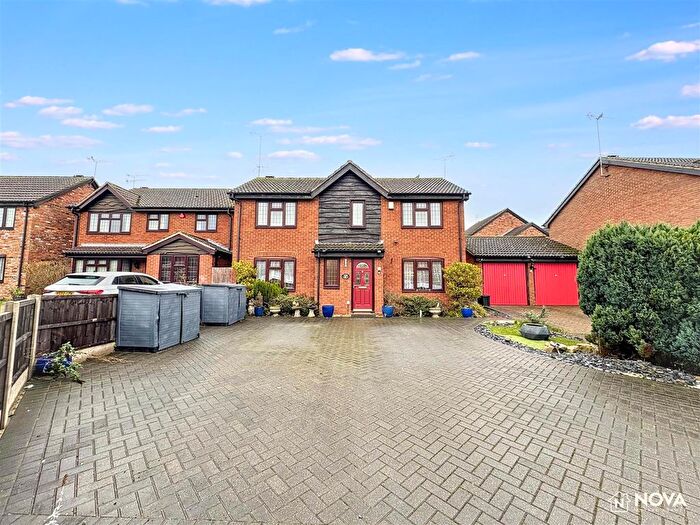 4 Bedroom Detached House For Sale In Woodmere, Luton, LU3